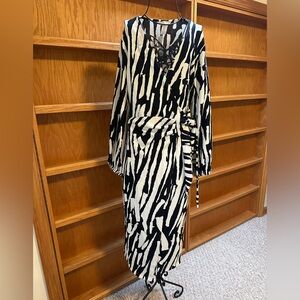 H&M Chic Tie-Waist Long Sleeve Dress